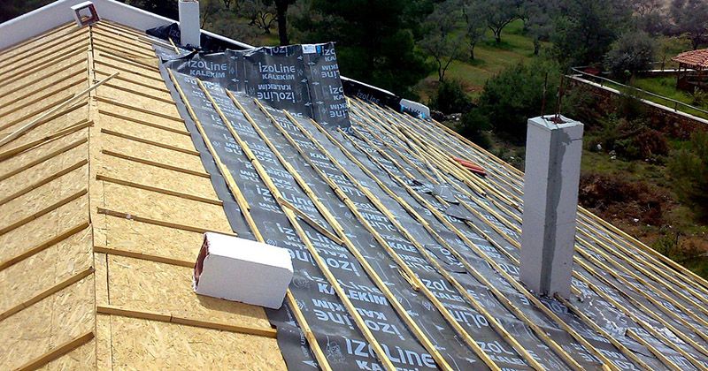 Küçükpark EPDM Kauçuk Çatı – OSB üzerine serilmiş nefes alan su yalıtım örtüsü ve çıtalama Küçükpark EPDM Kauçuk Çatı – OSB üzerine serilmiş nefes alan su yalıtım örtüsü ve çıtalama